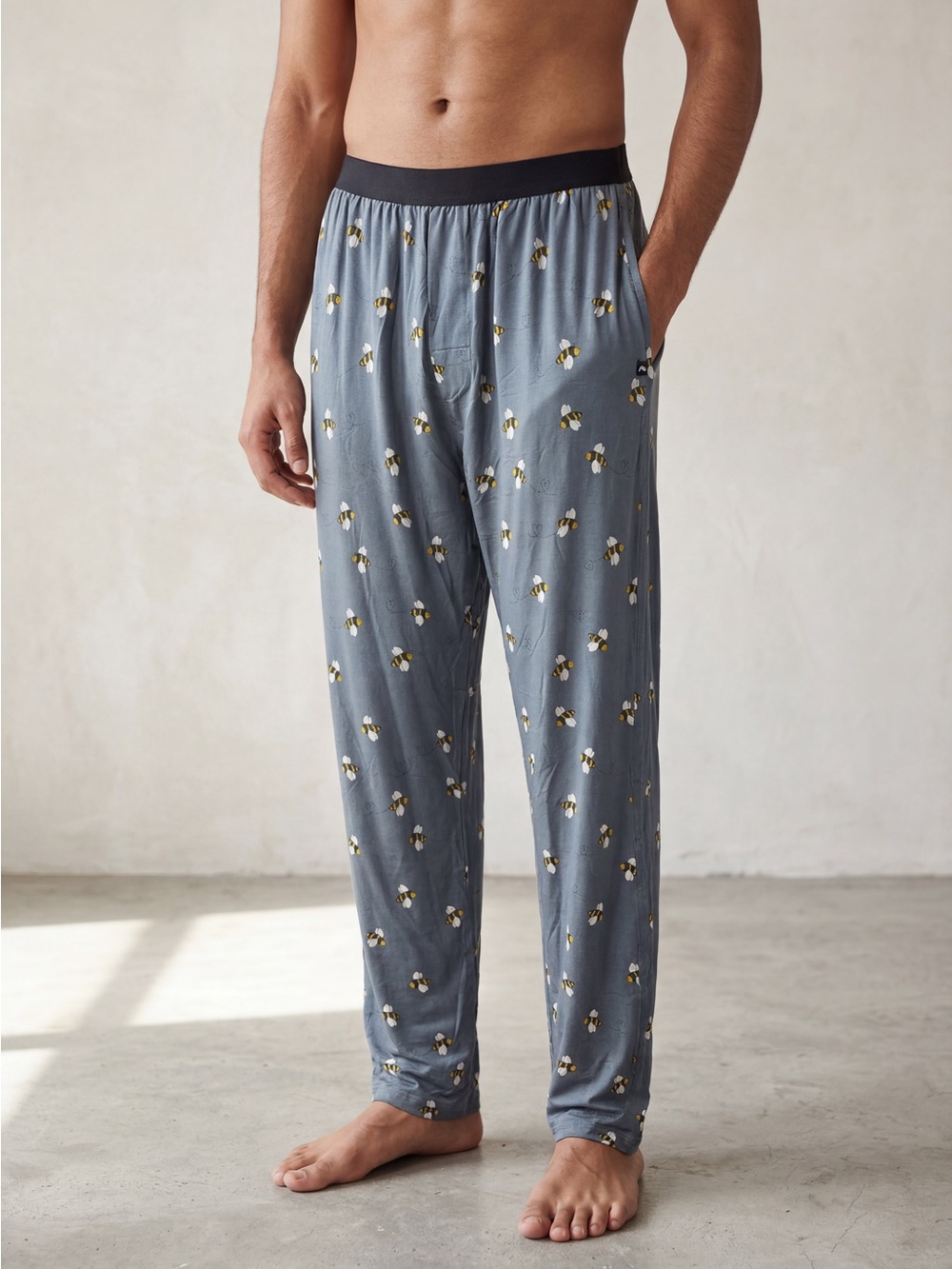 Me Undies gray Bee print Comfortable Lounge pajama Pants pockets Flexible
